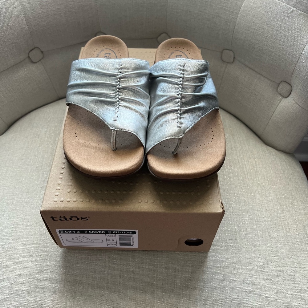 Taos Gift 2 Sandal Silver Size 9